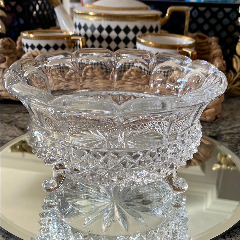 Vintage 1970’s Anchor Hocking Wexford 3 Footed Scalloped Glass Bowl!